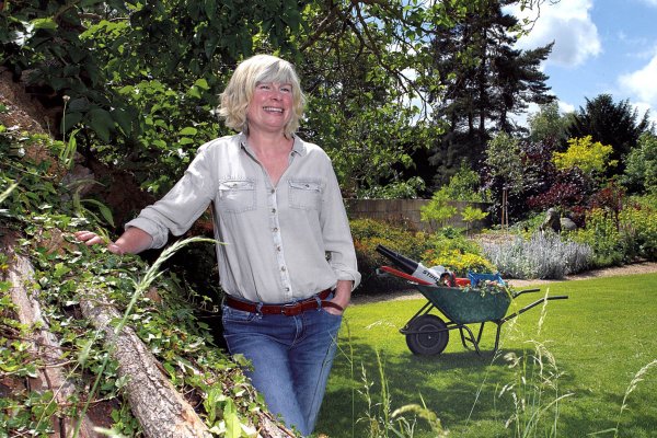 7 Plants You Might Love at First – But Will Eventually Regret. Expert Jane Moore's Warning List